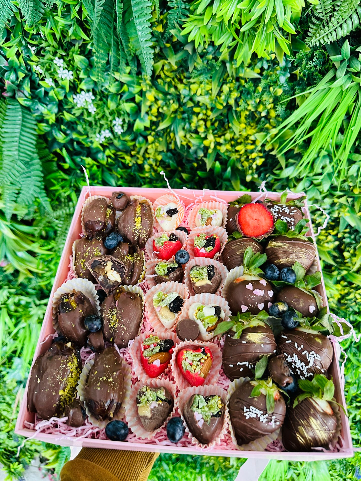 Strawberries dipped in chocolate mix box