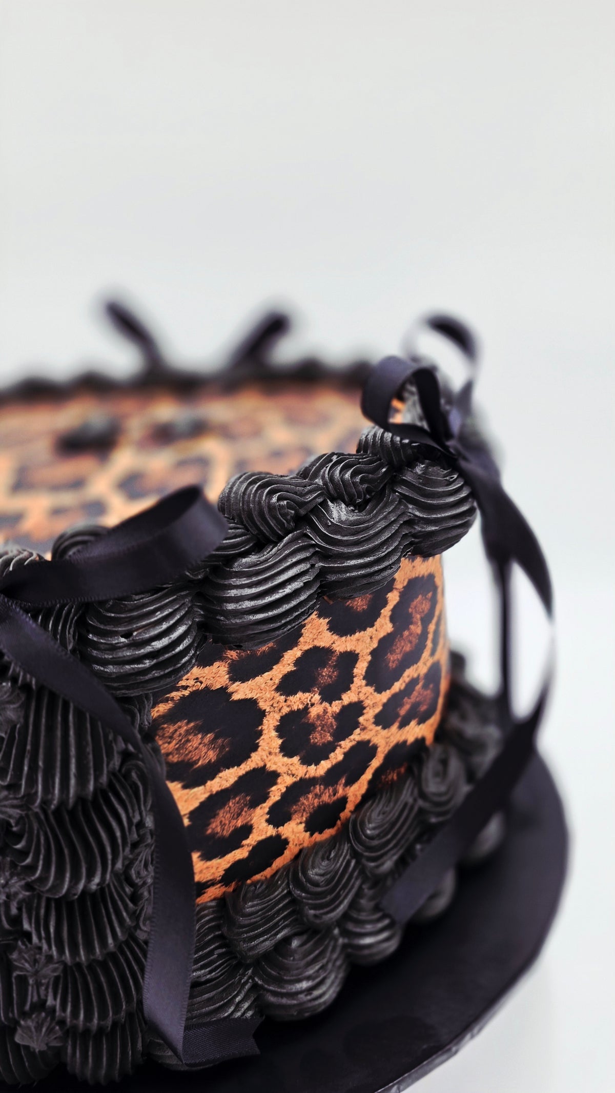 VINTAGE HEART CAKE