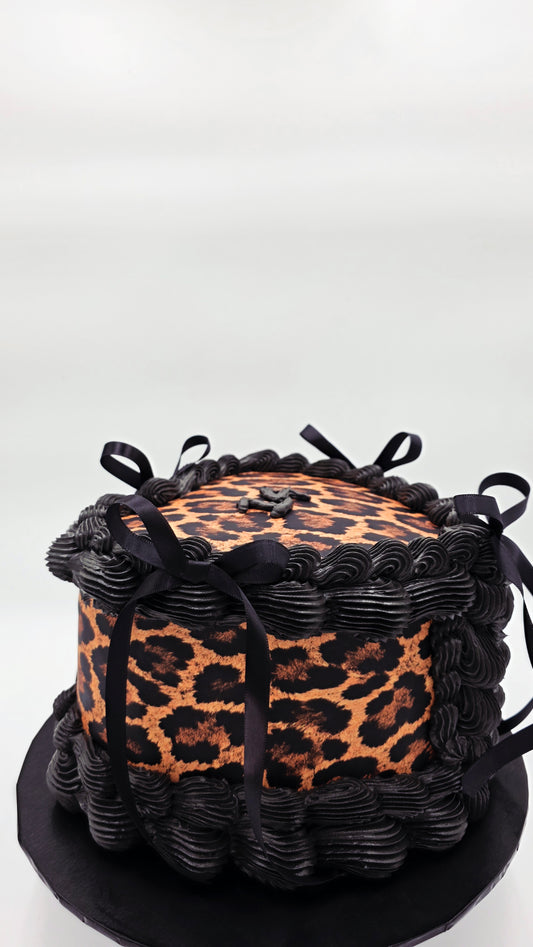 VINTAGE HEART CAKE
