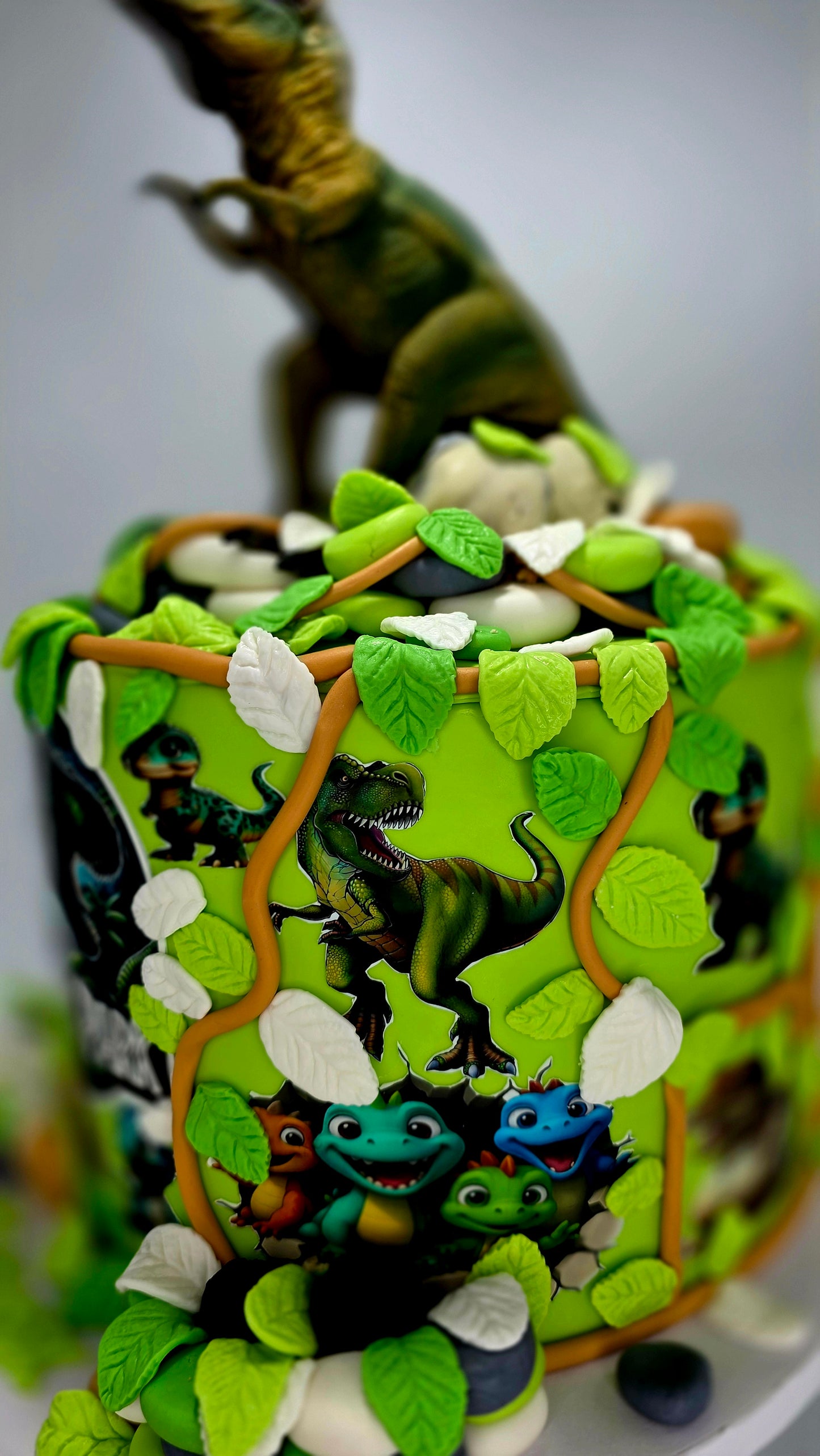 T rex large cake