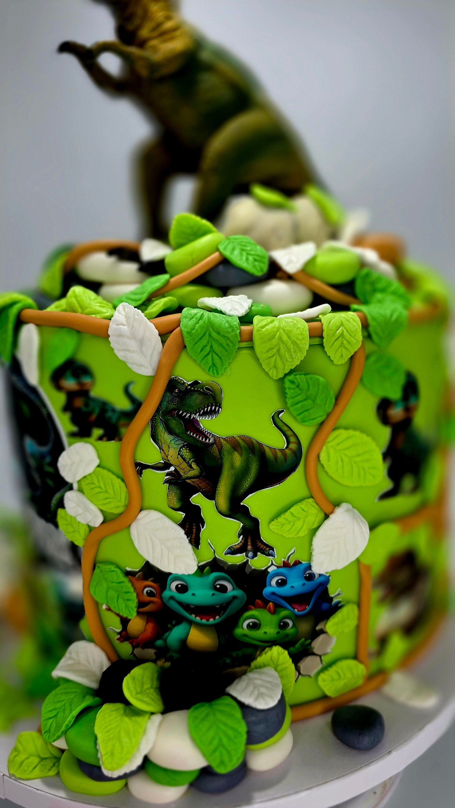 T rex large cake