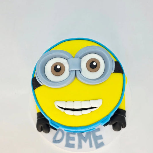MINION CAKE