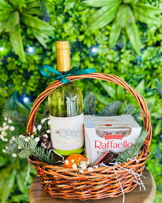 CHRISTMAS GIFT BASKET