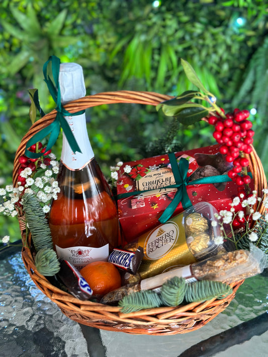 CHRISTMAS GIFT BASKET