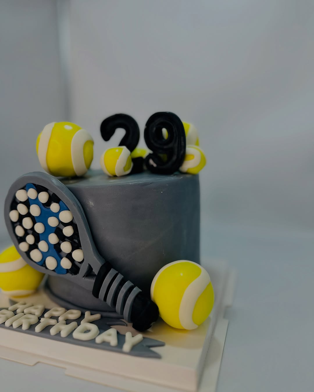 TENNIS CAKE