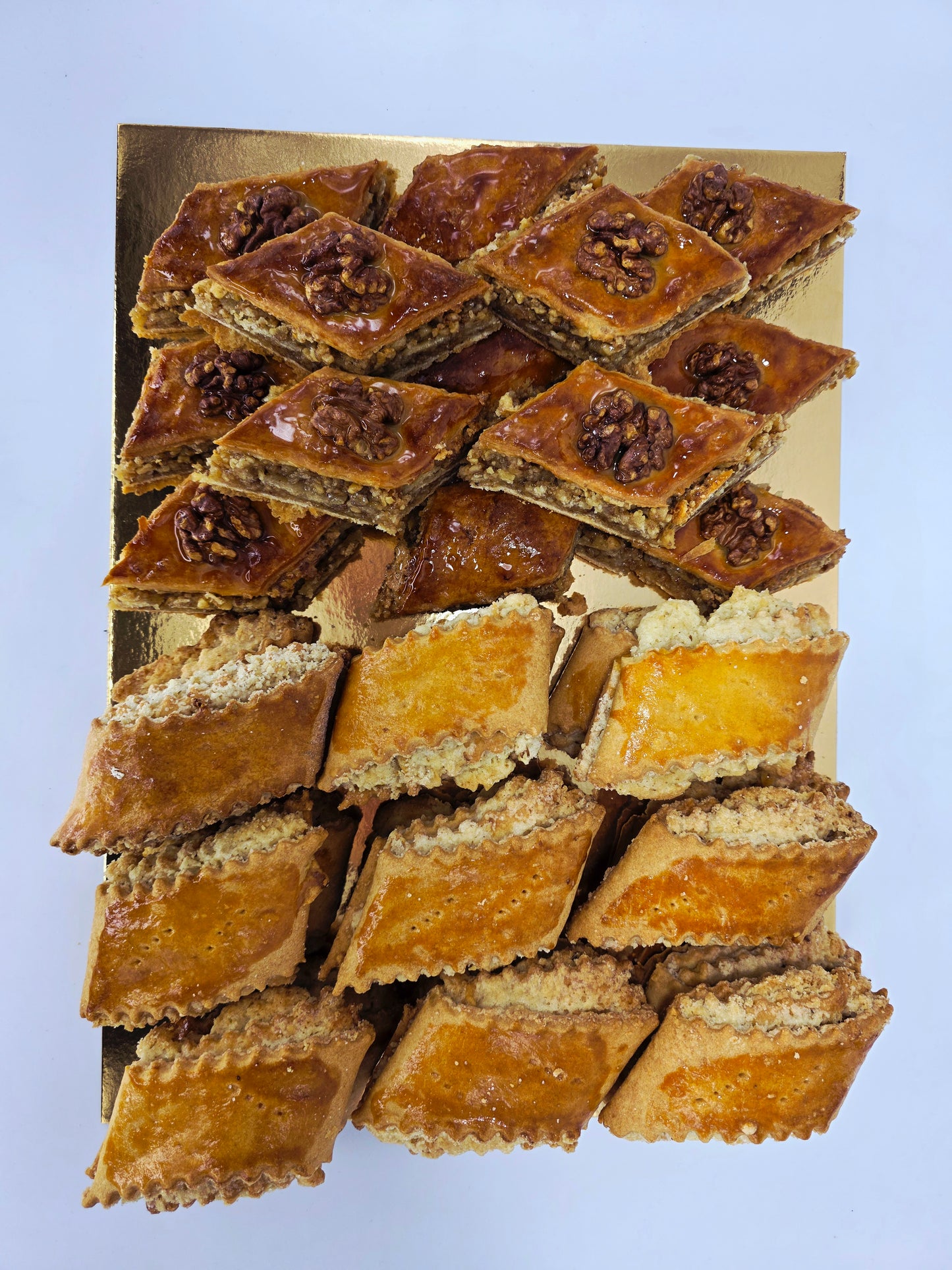 ARMENIAN PAKLAVA VS GATA