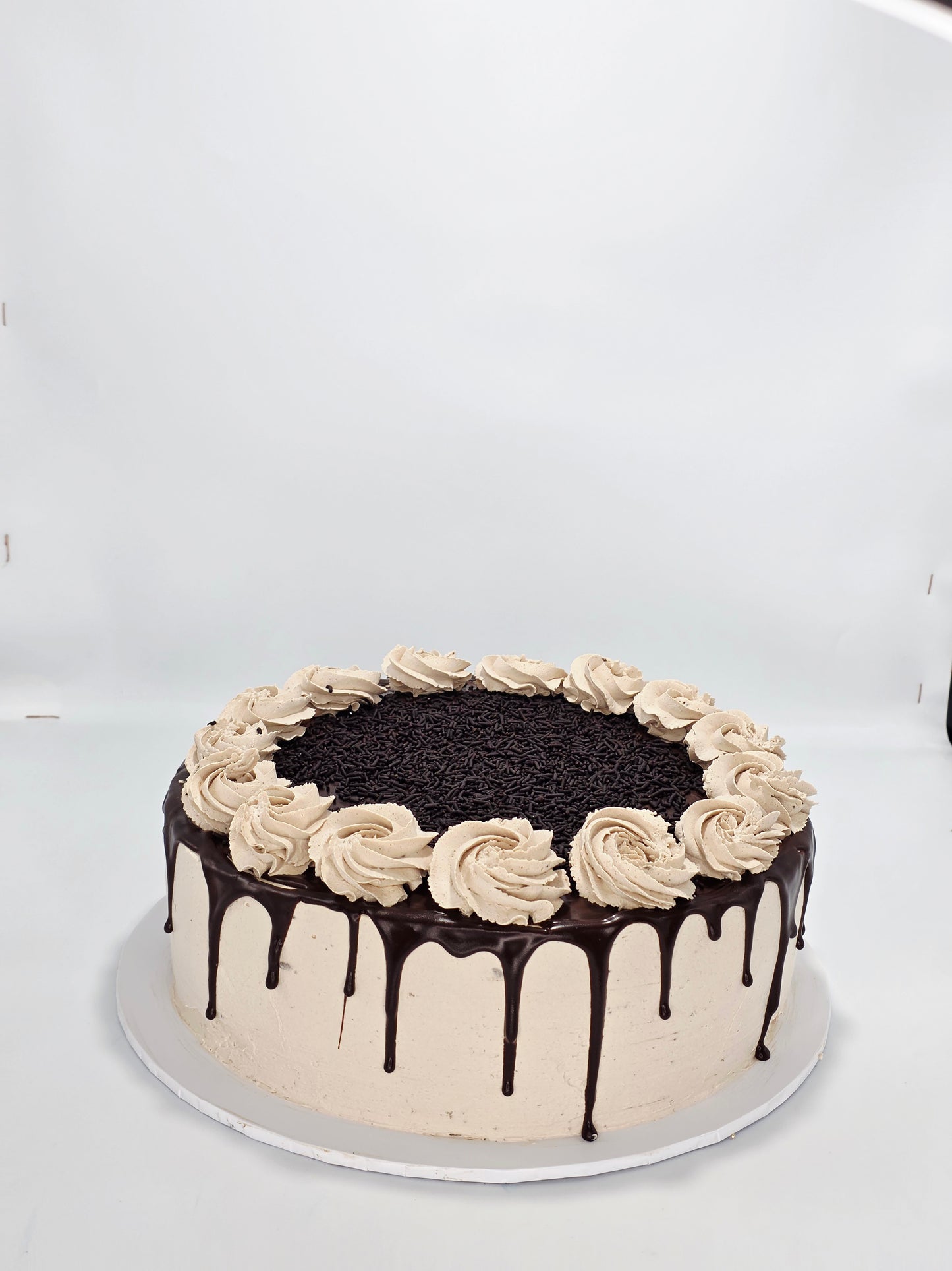 LARGE CHOCOLATE CAKE