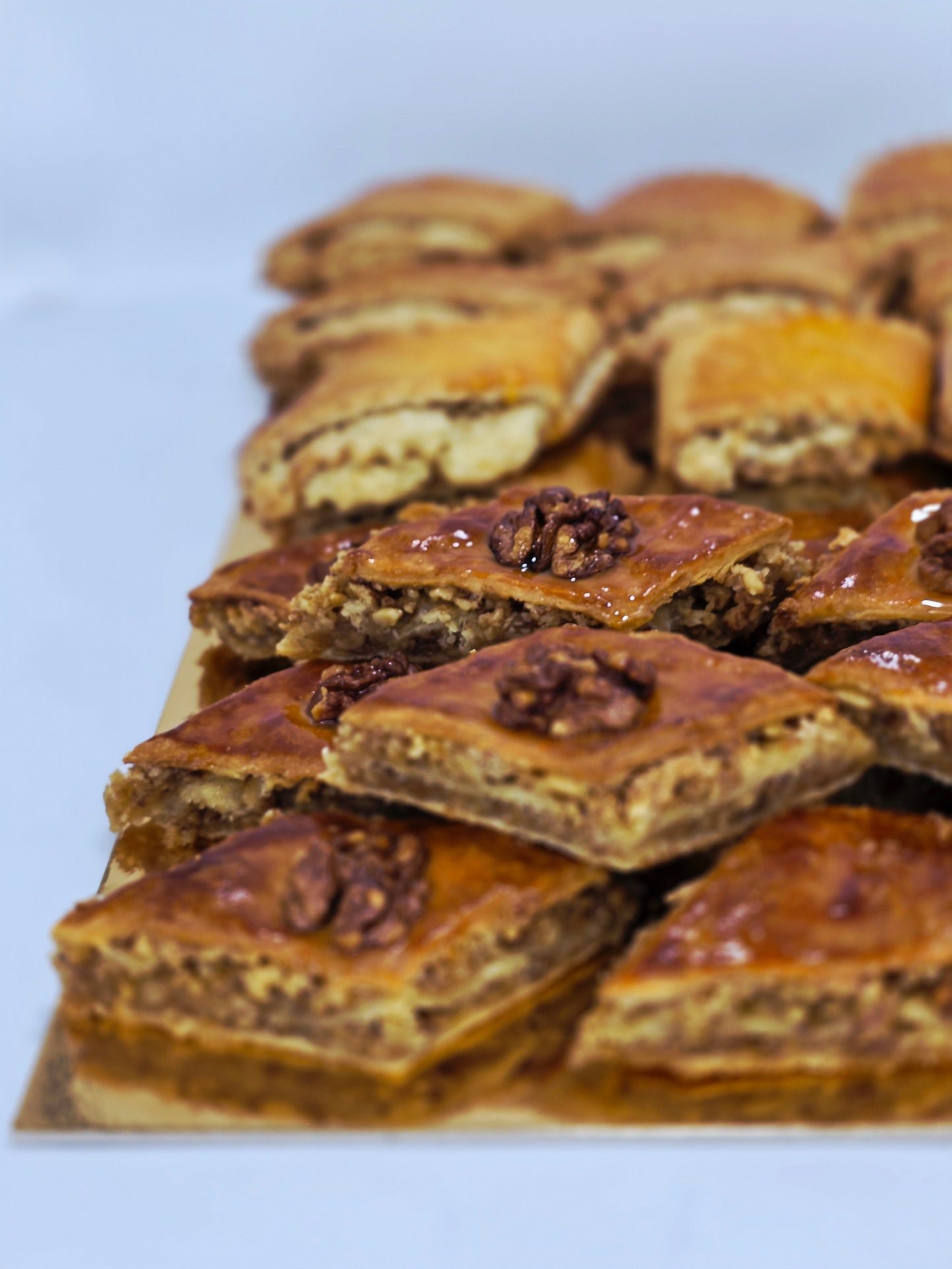 ARMENIAN PAKLAVA VS GATA