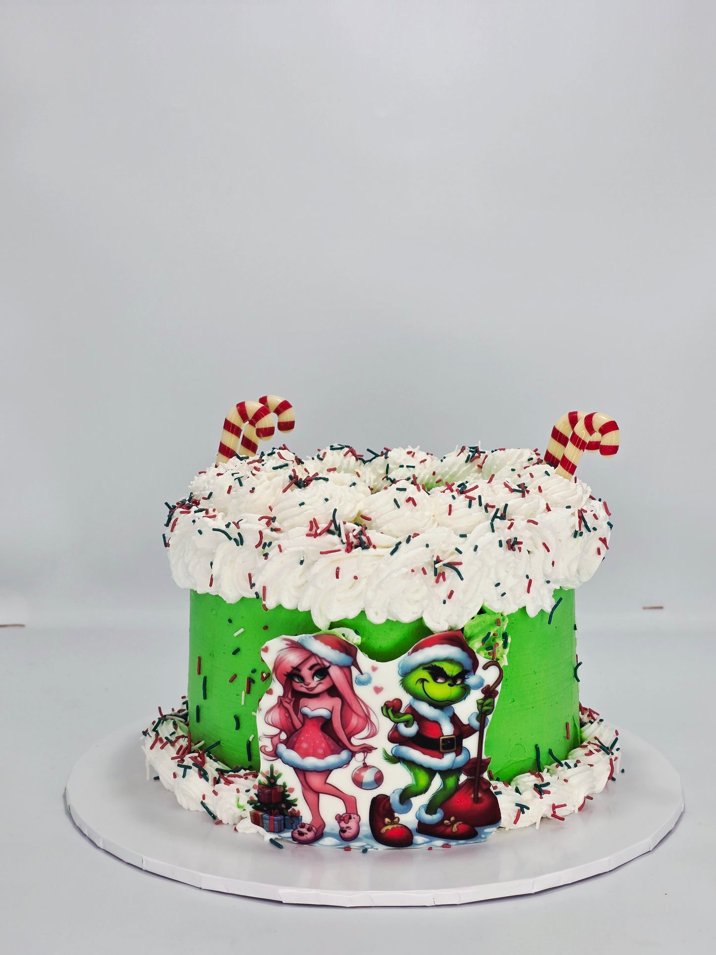 GRINCH DESIGN CAKE