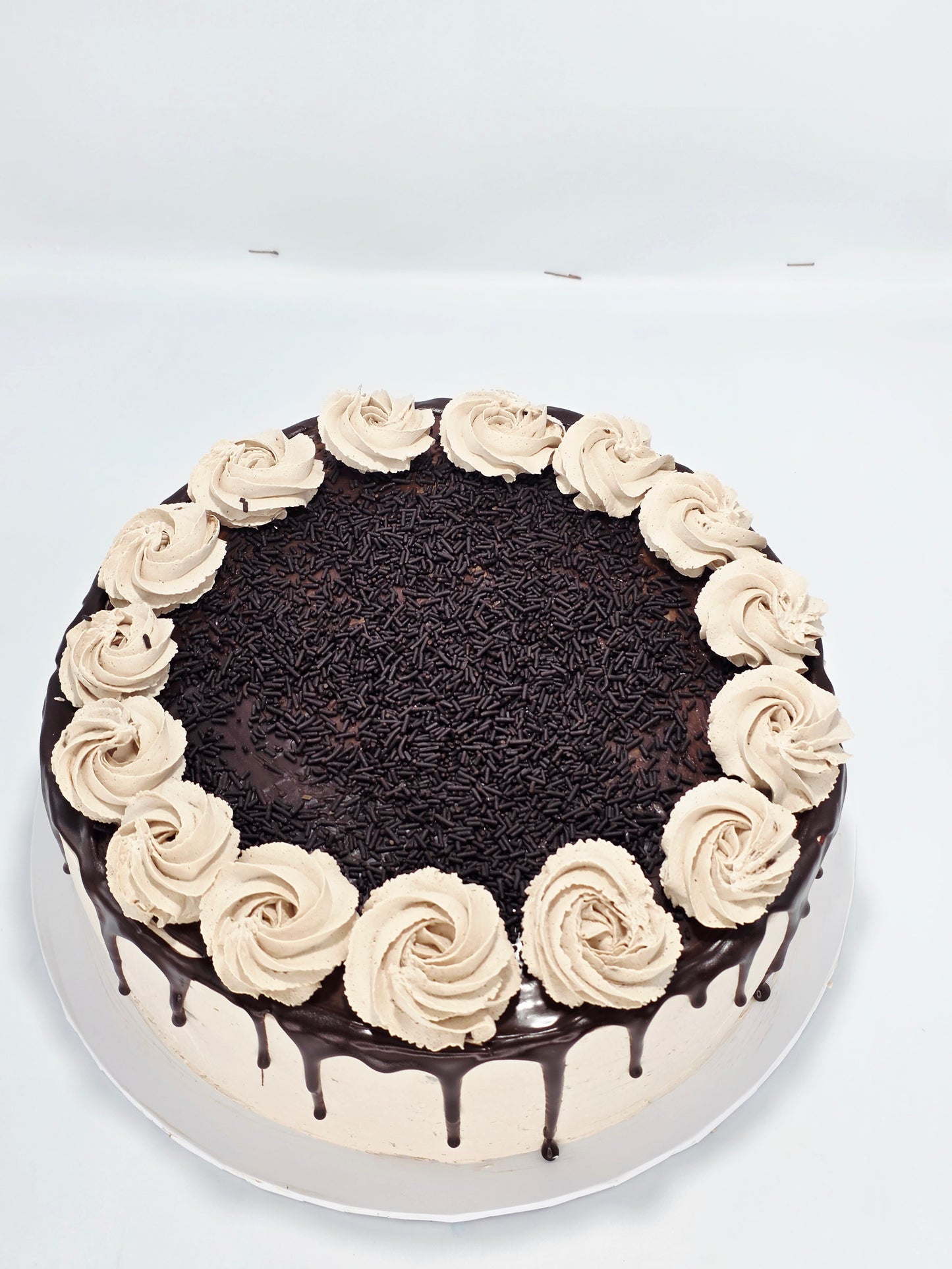 LARGE CHOCOLATE CAKE