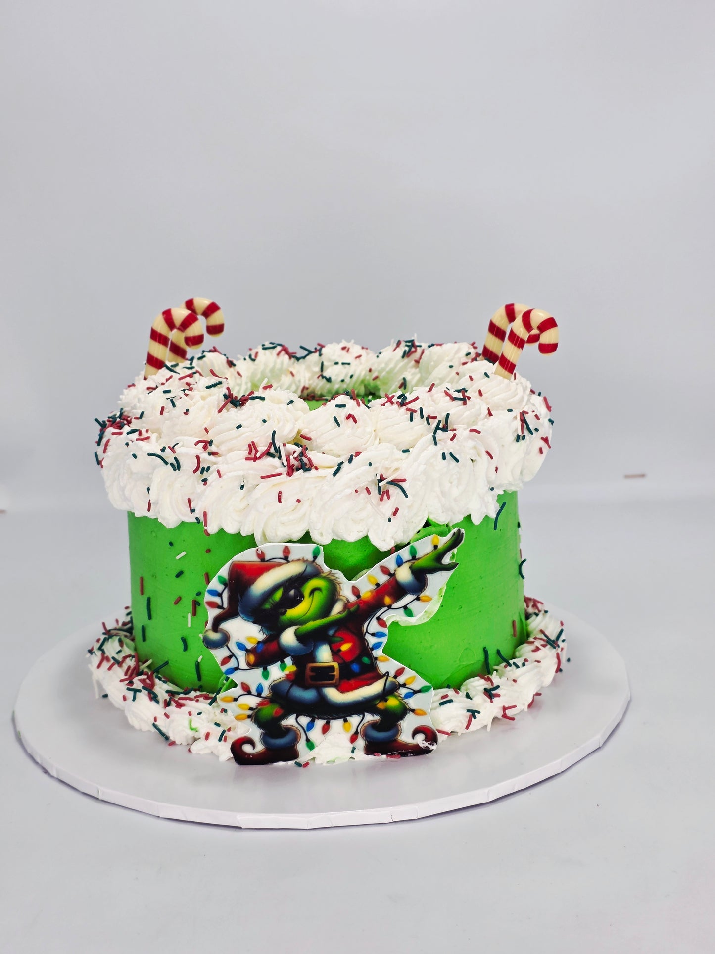 Christmas🎄 grinch cake