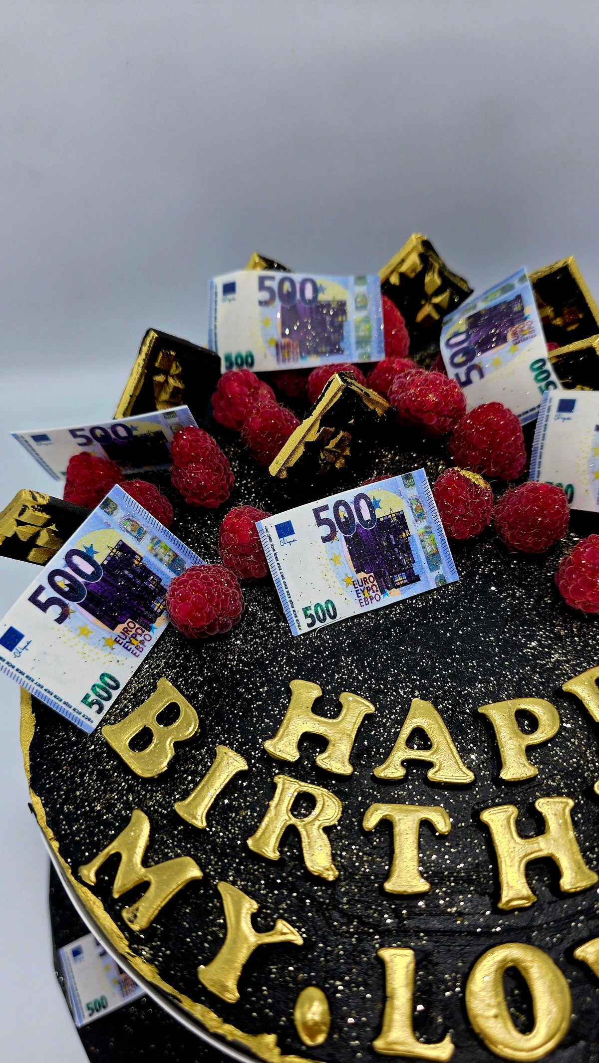 500 EURO CAKE