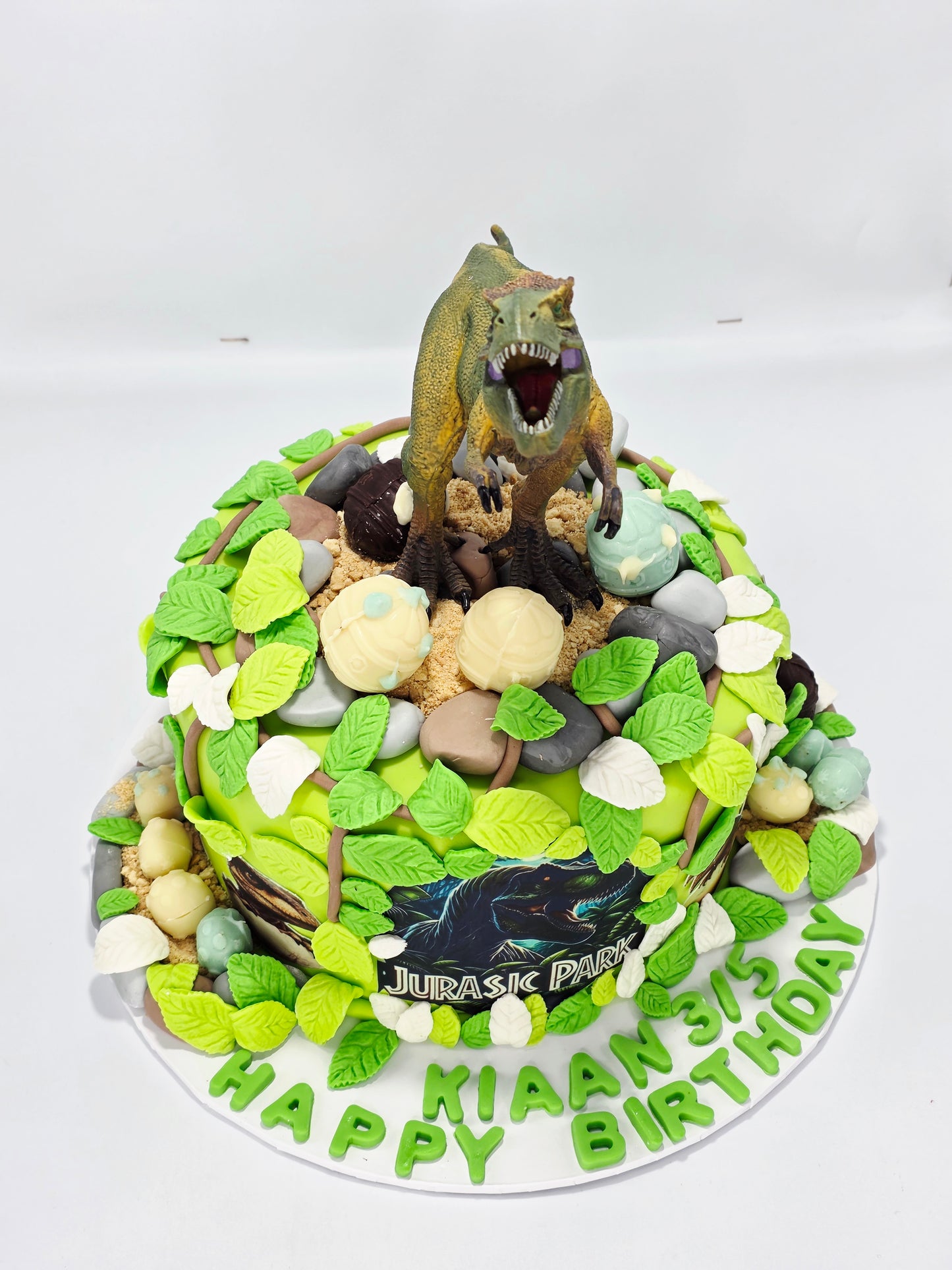 T REX DESIGN CAKE