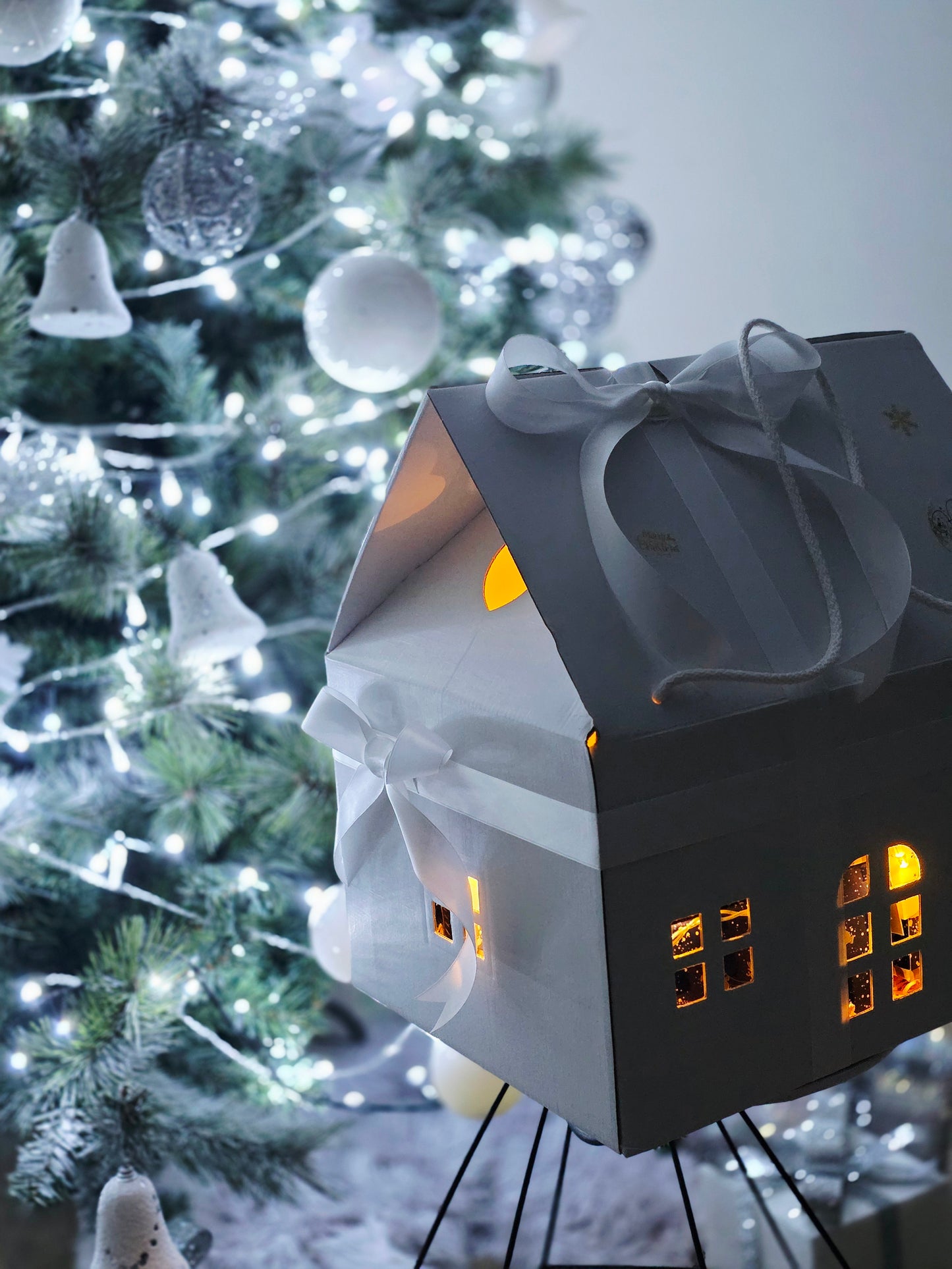 Christmas gift box vs light