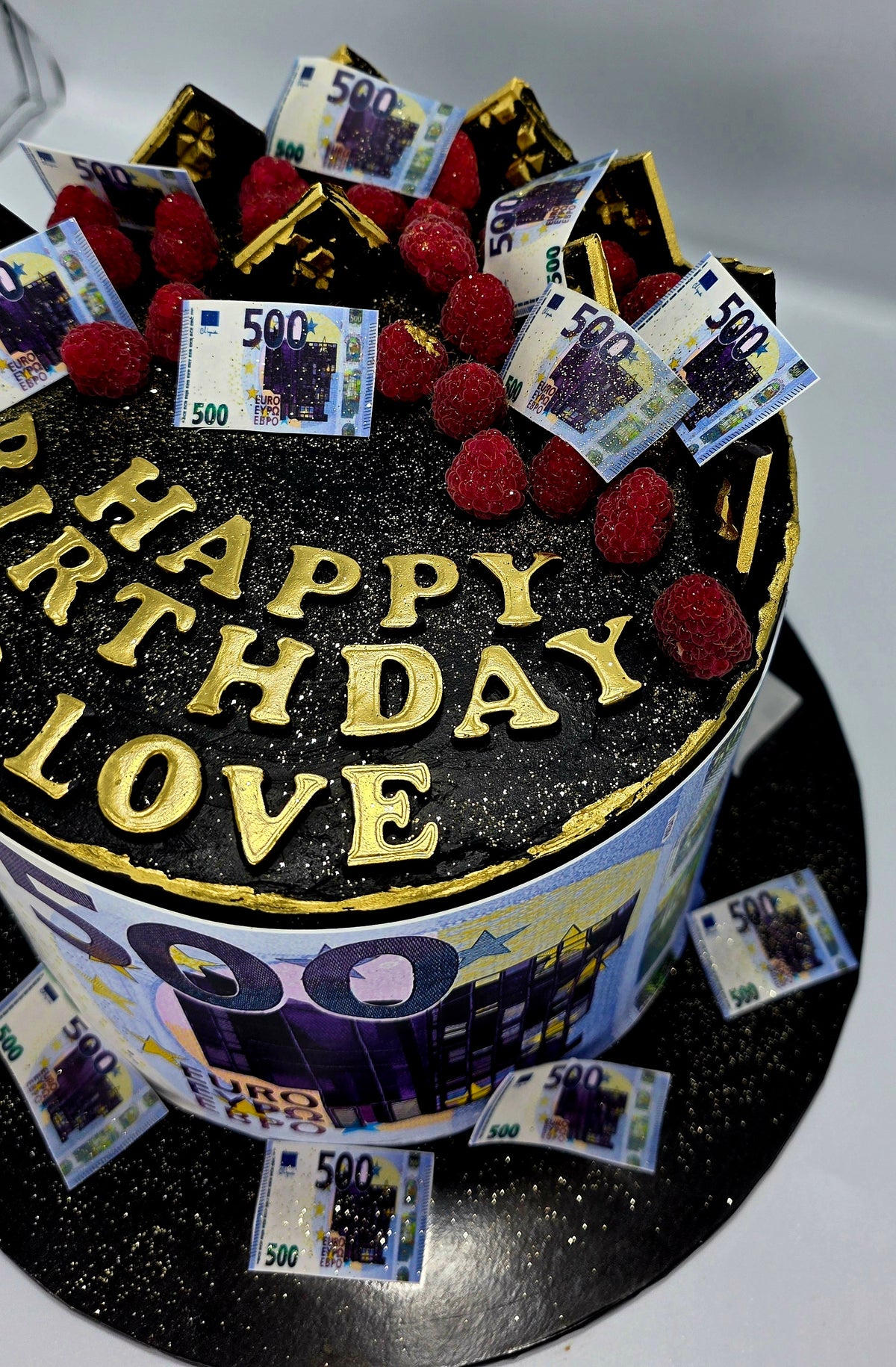 500 EURO CAKE