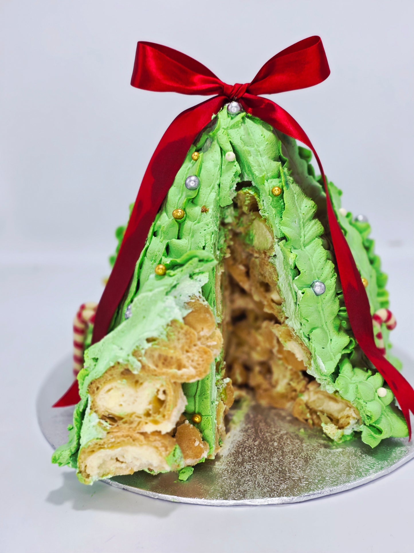 ECLAIR CHRISTMAS TREE CAKE