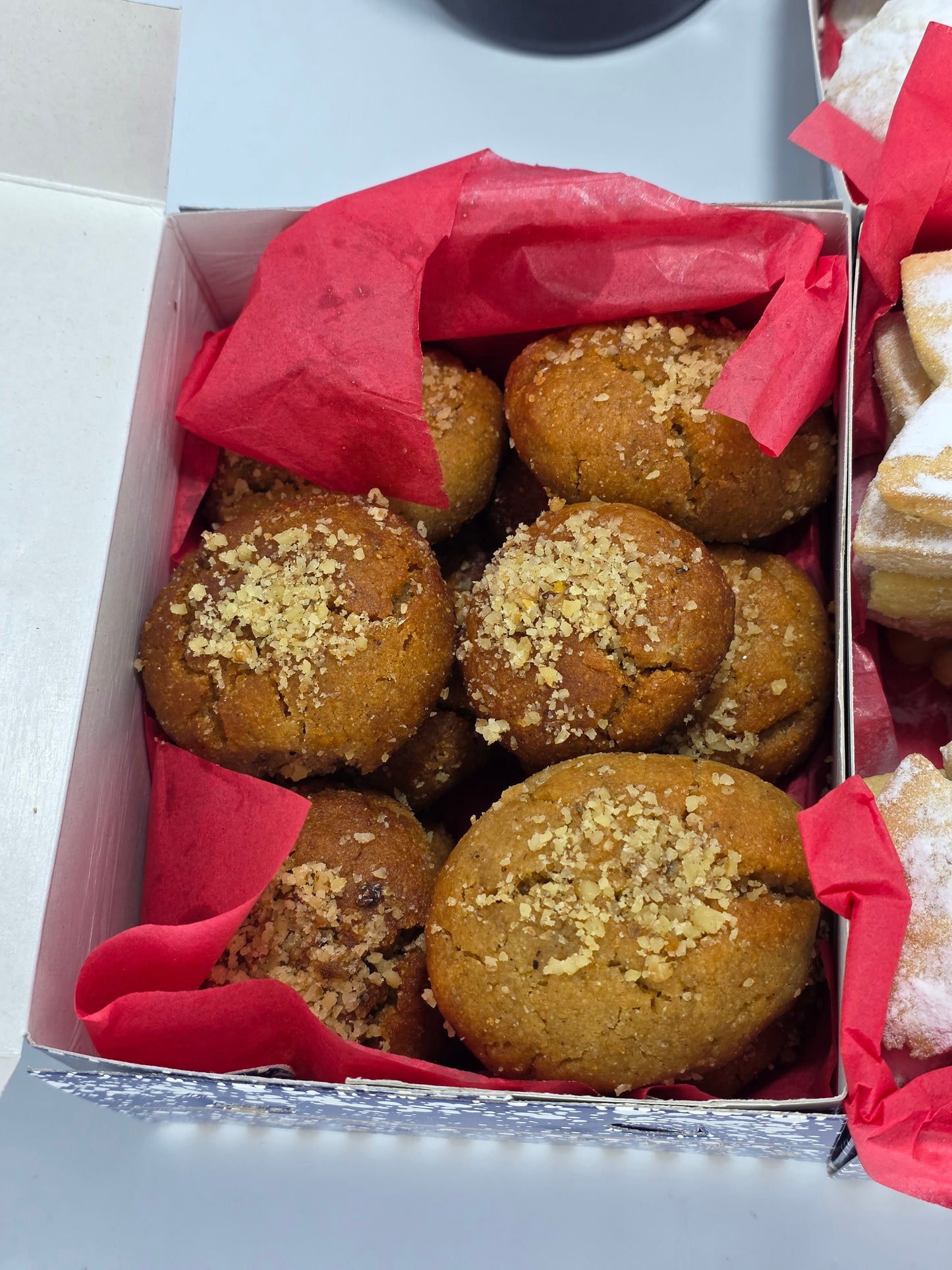 Christmas gift box vs light