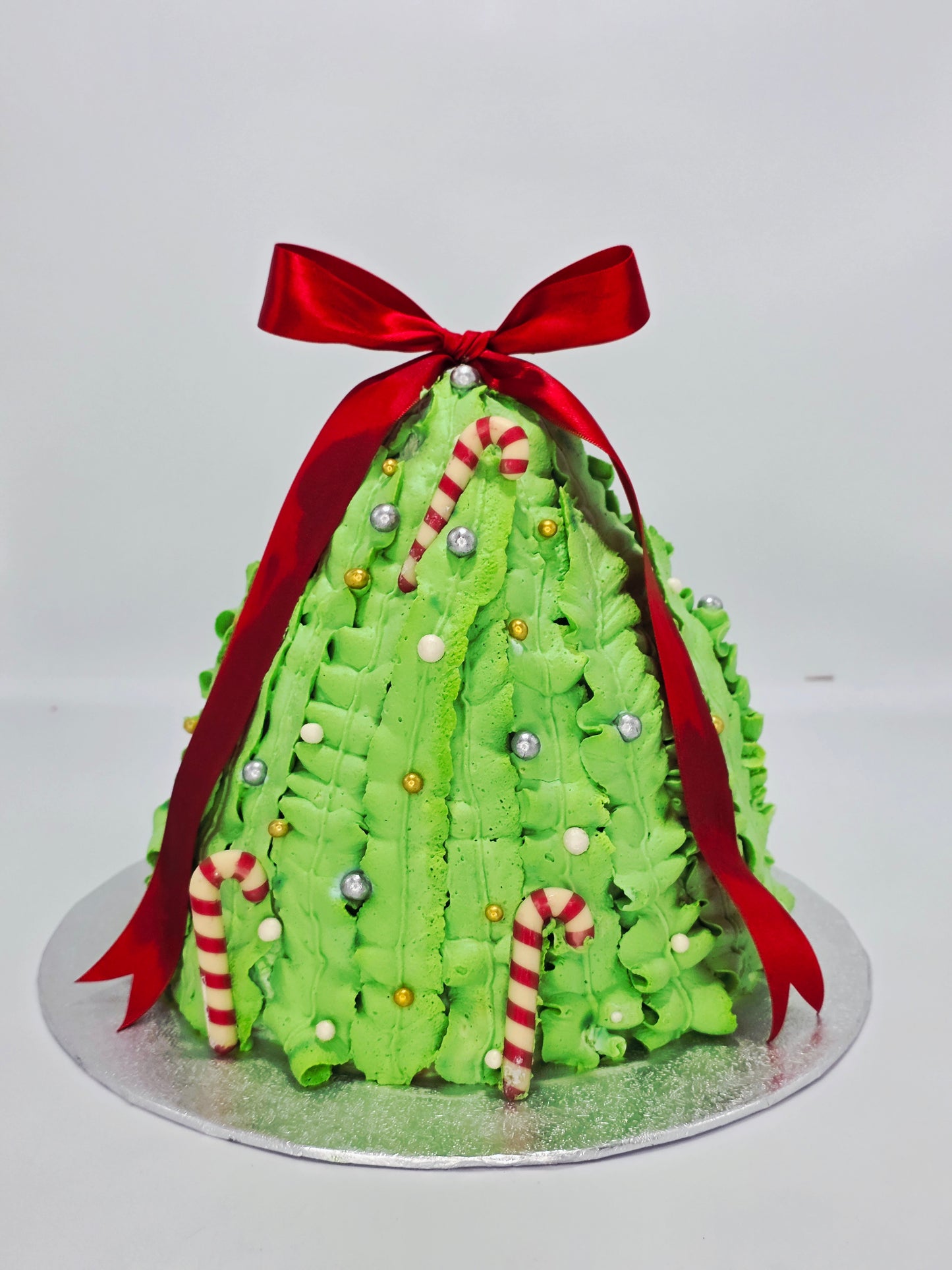 ECLAIR CHRISTMAS TREE CAKE