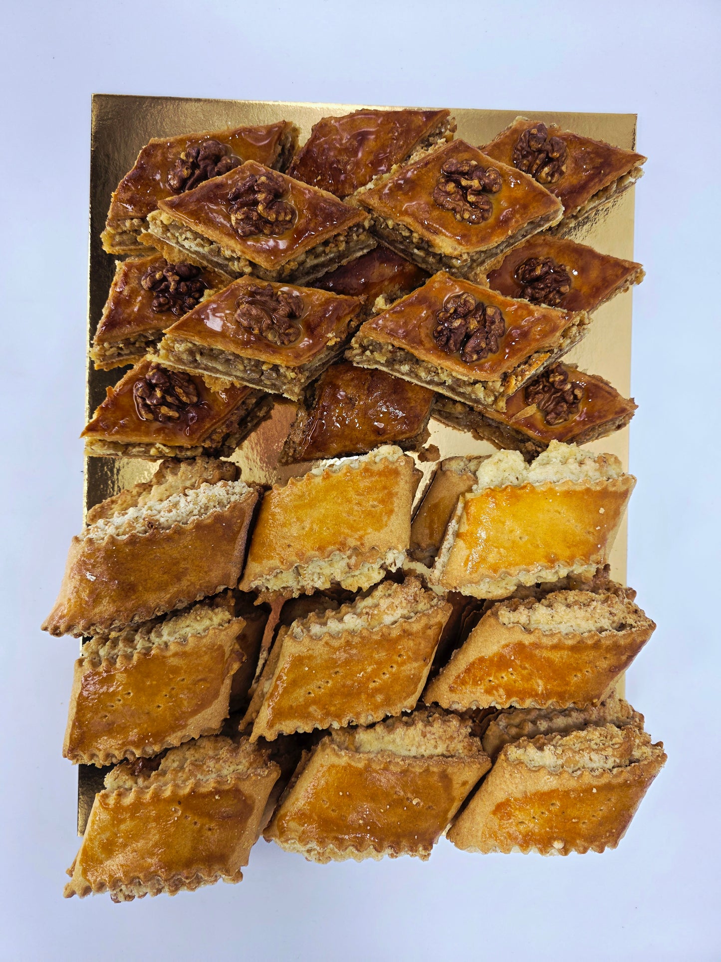 ARMENIAN PAKLAVA VS GATA