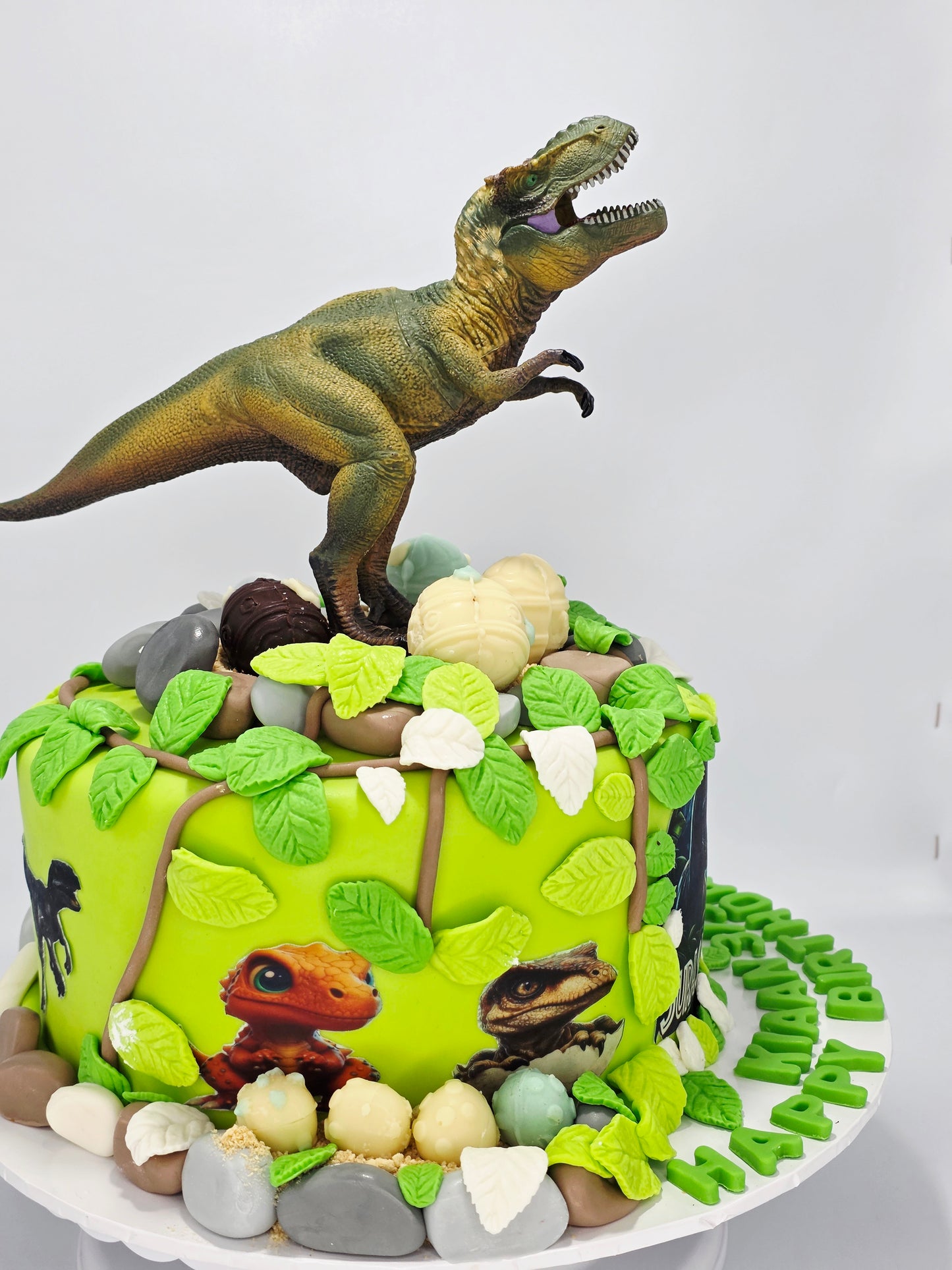 T REX DESIGN CAKE